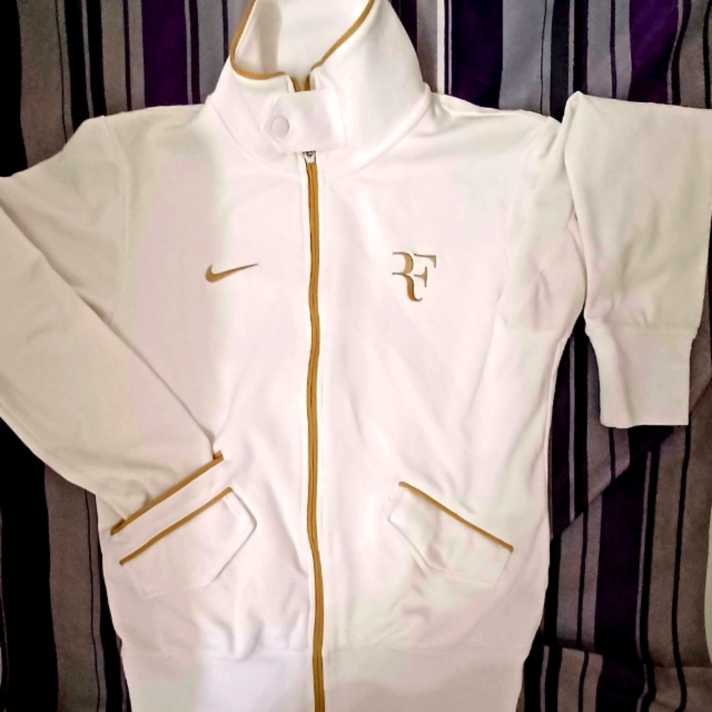 Nike Women's small Dri Fit Crew neck zip up